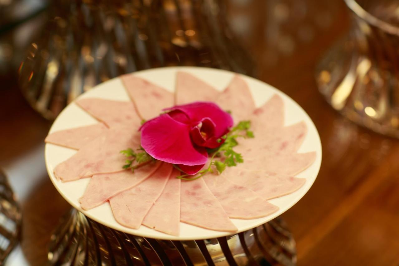 Babylon Grand Hotel & Spa Hanoi Buitenkant foto